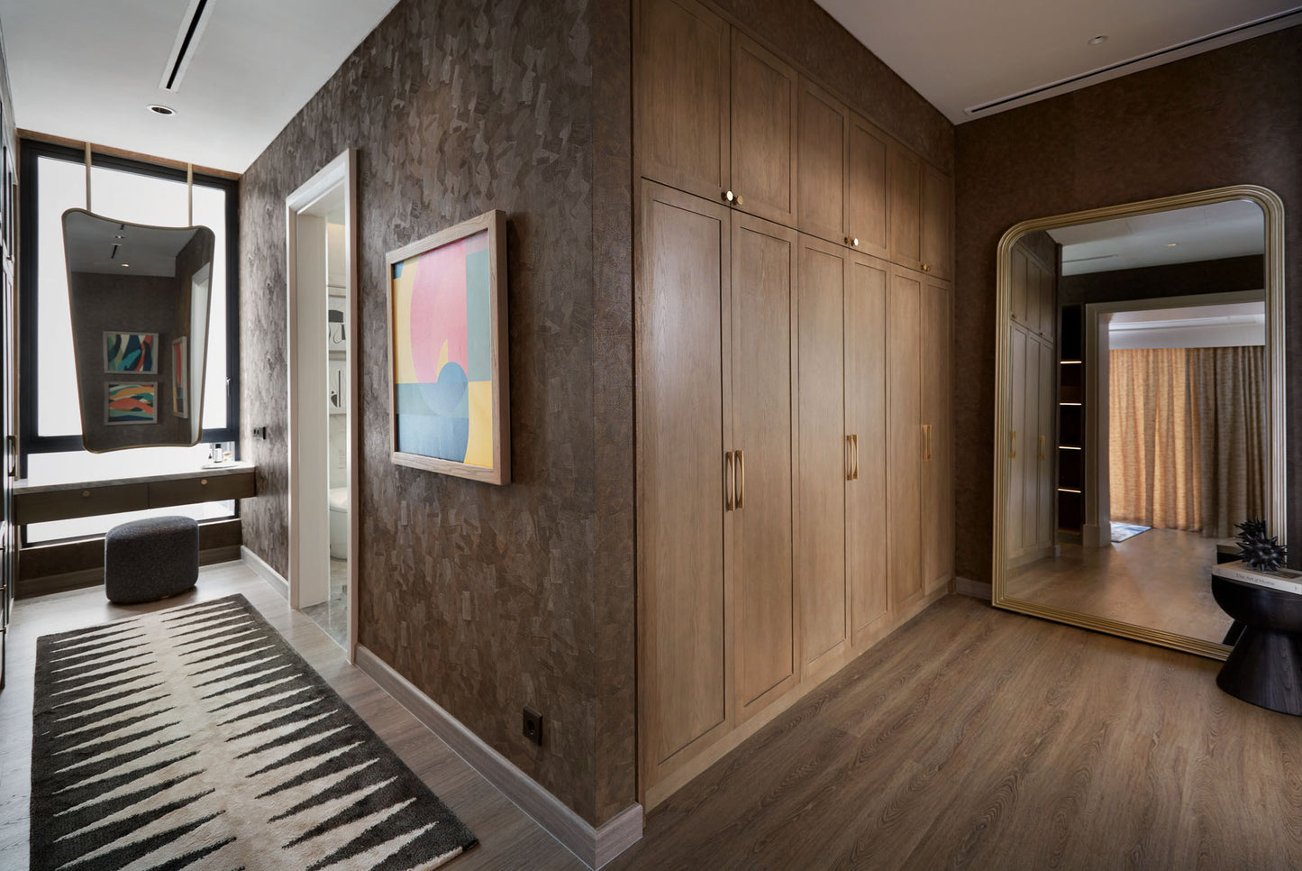 The Gramercy Alca Show Unit
